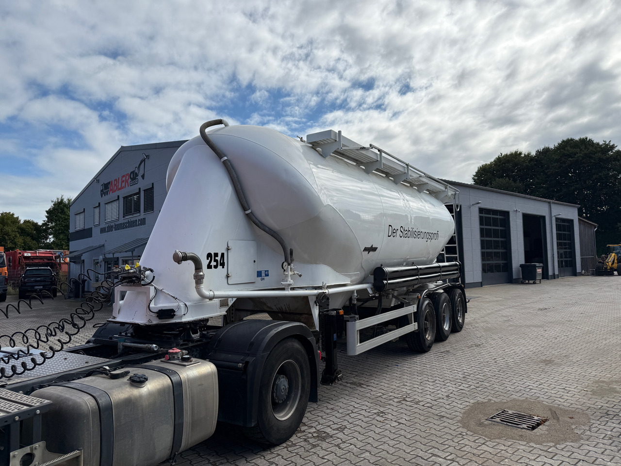 Spitzer SF24/34 3-Achs Siloauflieger - Напівпричіп цистерна для сипучих вантажів: фото 2 Spitzer SF24/34 3-Achs Siloauflieger - Напівпричіп цистерна для сипучих вантажів: фото 2