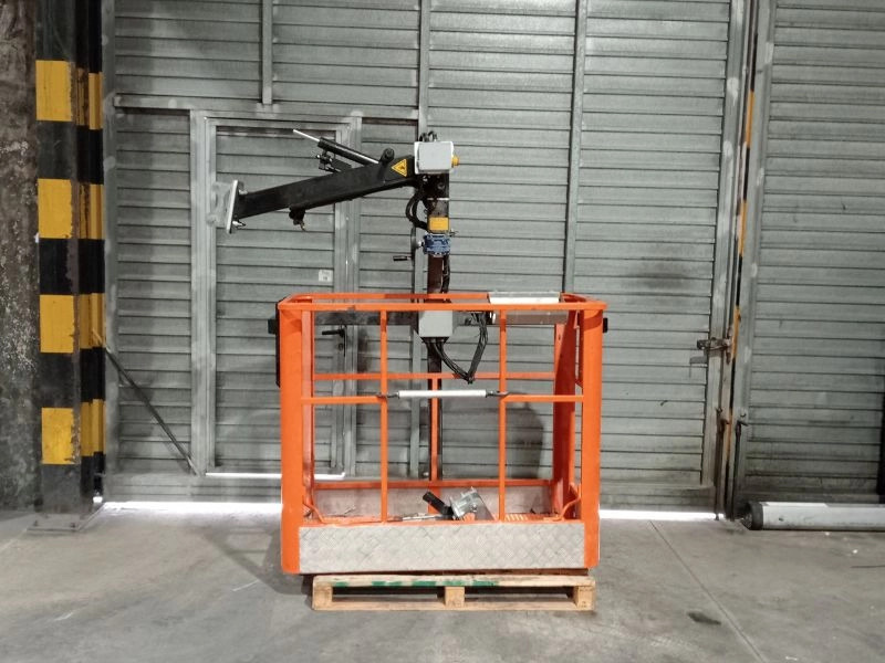 Cesta hierro de 2 personas - Кран-маніпулятор в категорії Вантажівки: фото 1 Cesta hierro de 2 personas - Кран-маніпулятор в категорії Вантажівки: фото 1