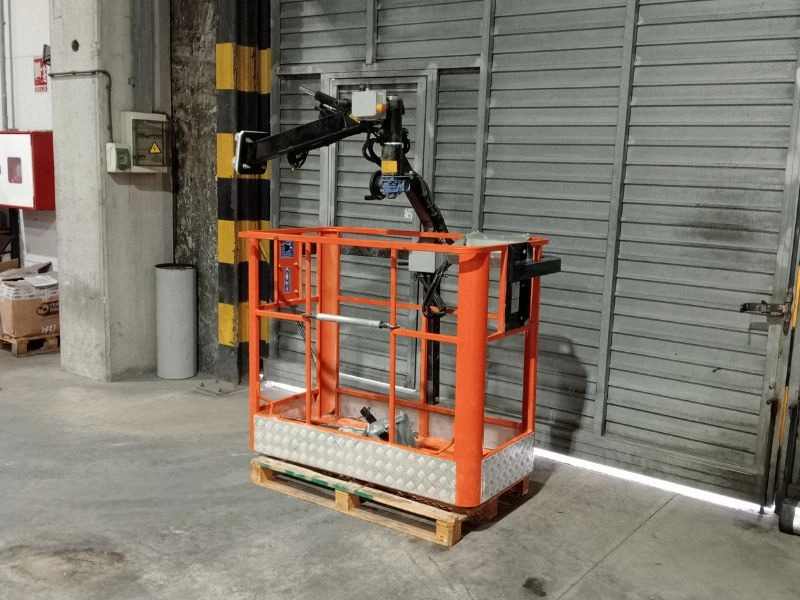 Cesta hierro de 2 personas - Кран-маніпулятор в категорії Вантажівки: фото 3 Cesta hierro de 2 personas - Кран-маніпулятор в категорії Вантажівки: фото 3