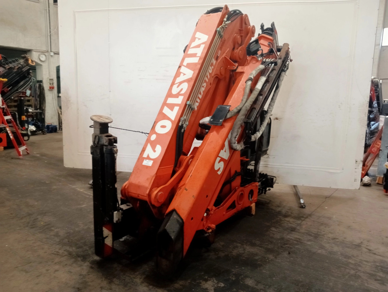 Grúa ATLAS AK170.2 A2 - Кран-маніпулятор в категорії Вантажівки: фото 2 Grúa ATLAS AK170.2 A2 - Кран-маніпулятор в категорії Вантажівки: фото 2