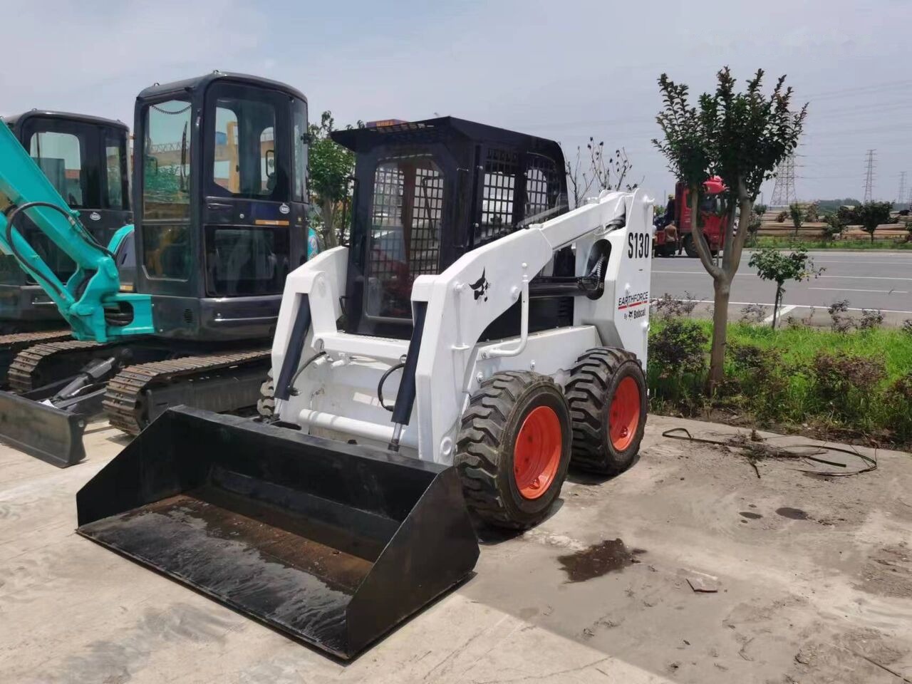Bobcat S130 - Міні-навантажувач: фото 5 Bobcat S130 - Міні-навантажувач: фото 5