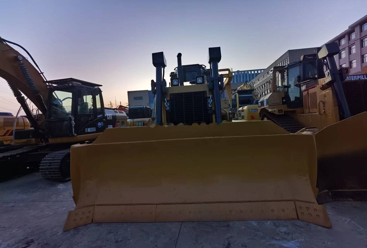 CAT D6H - Бульдозер: фото 2 CAT D6H - Бульдозер: фото 2