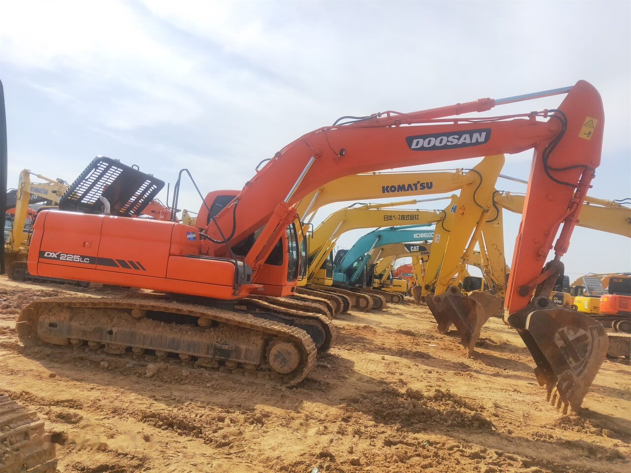 Doosan DX225LC - Гусеничний екскаватор: фото 4 Doosan DX225LC - Гусеничний екскаватор: фото 4