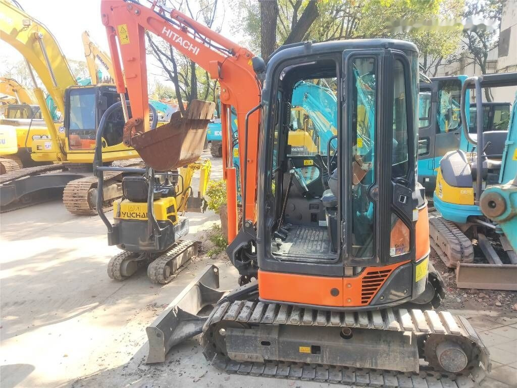 Hitachi ZX 30 - Міні-екскаватор: фото 2 Hitachi ZX 30 - Міні-екскаватор: фото 2