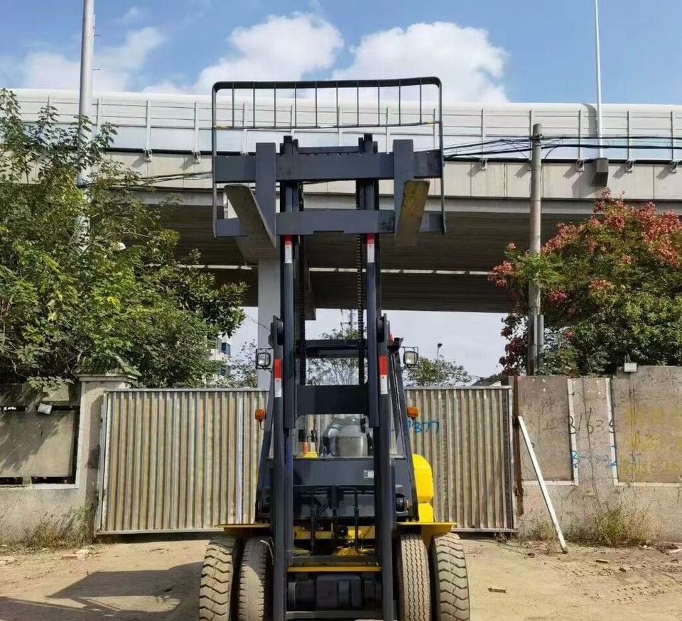 Komatsu FD70 - Дизельний навантажувач: фото 1 Komatsu FD70 - Дизельний навантажувач: фото 1
