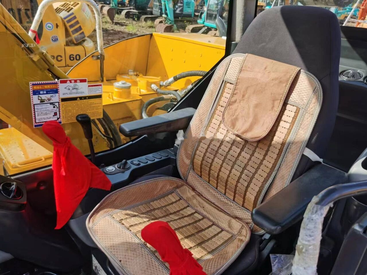Гусеничний екскаватор Komatsu PC70-8: фото 7