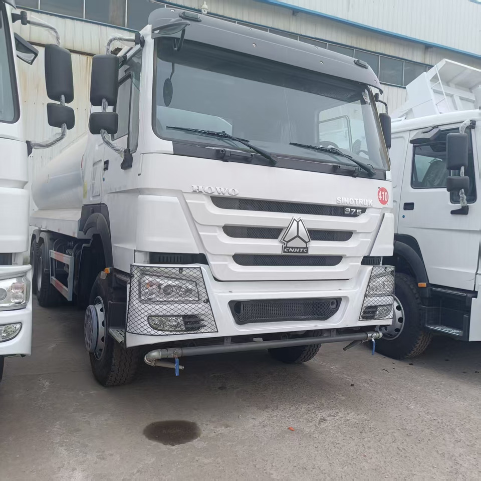 Sinotruk HOWO 375 6*4 Sprinkler - Комунальна/ Спеціальна техніка: фото 4 Sinotruk HOWO 375 6*4 Sprinkler - Комунальна/ Спеціальна техніка: фото 4