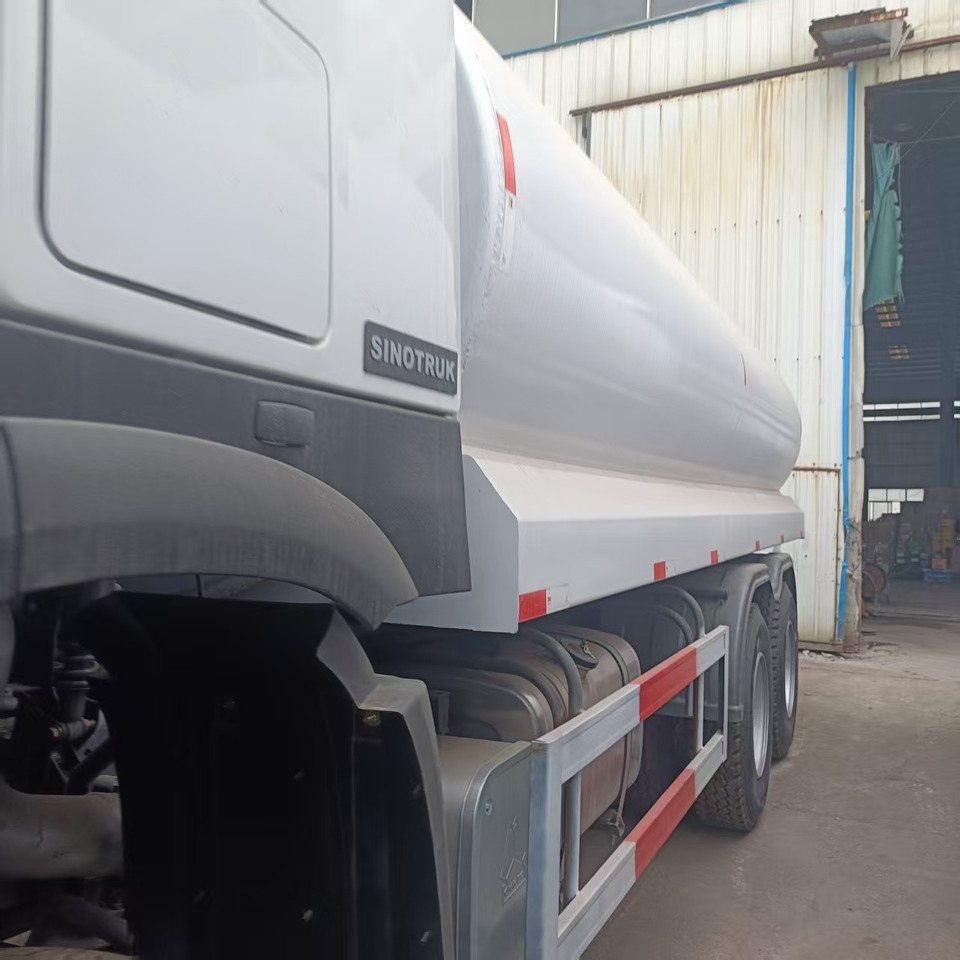 Комунальна/ Спеціальна техніка Sinotruk HOWO 375 6*4 Sprinkler: фото 7 Комунальна/ Спеціальна техніка Sinotruk HOWO 375 6*4 Sprinkler: фото 7