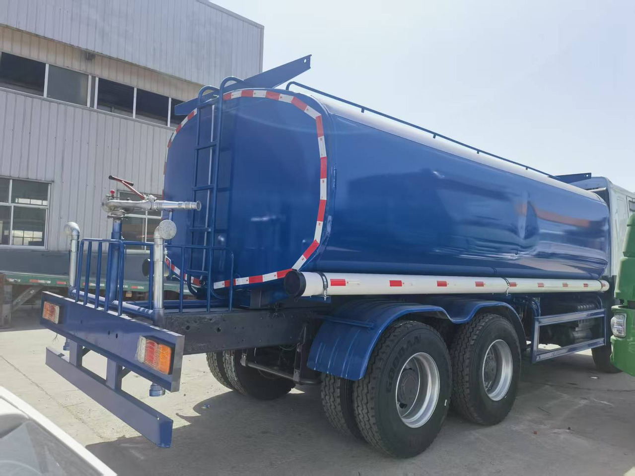 Sinotruk HOWO 6*4 Sprinkler - Комунальна/ Спеціальна техніка: фото 4 Sinotruk HOWO 6*4 Sprinkler - Комунальна/ Спеціальна техніка: фото 4