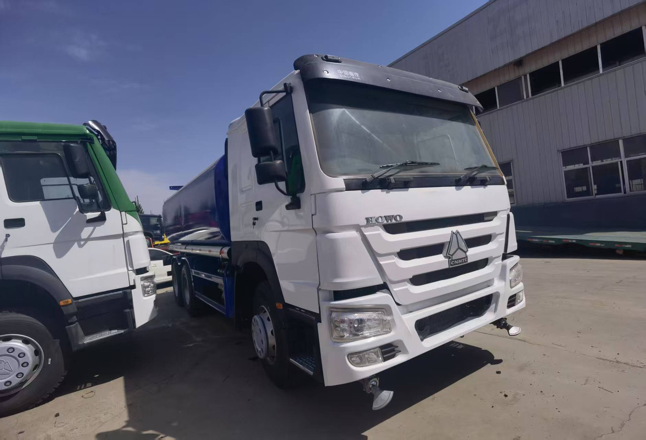 Sinotruk HOWO 6*4 Sprinkler - Комунальна/ Спеціальна техніка: фото 3 Sinotruk HOWO 6*4 Sprinkler - Комунальна/ Спеціальна техніка: фото 3