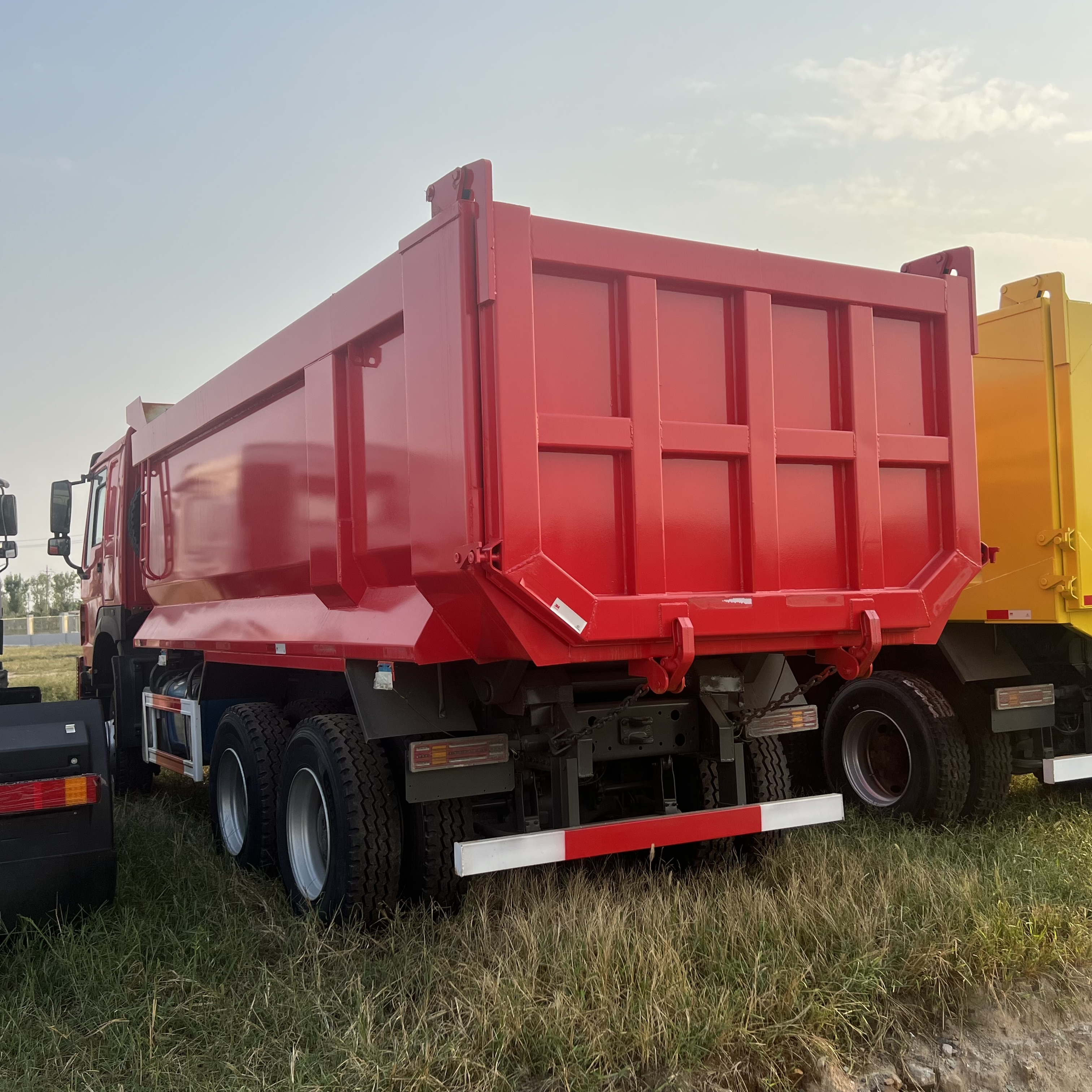 Sinotruk HOWO 371 6*4 Dump truck - Самоскид вантажівка: фото 4 Sinotruk HOWO 371 6*4 Dump truck - Самоскид вантажівка: фото 4