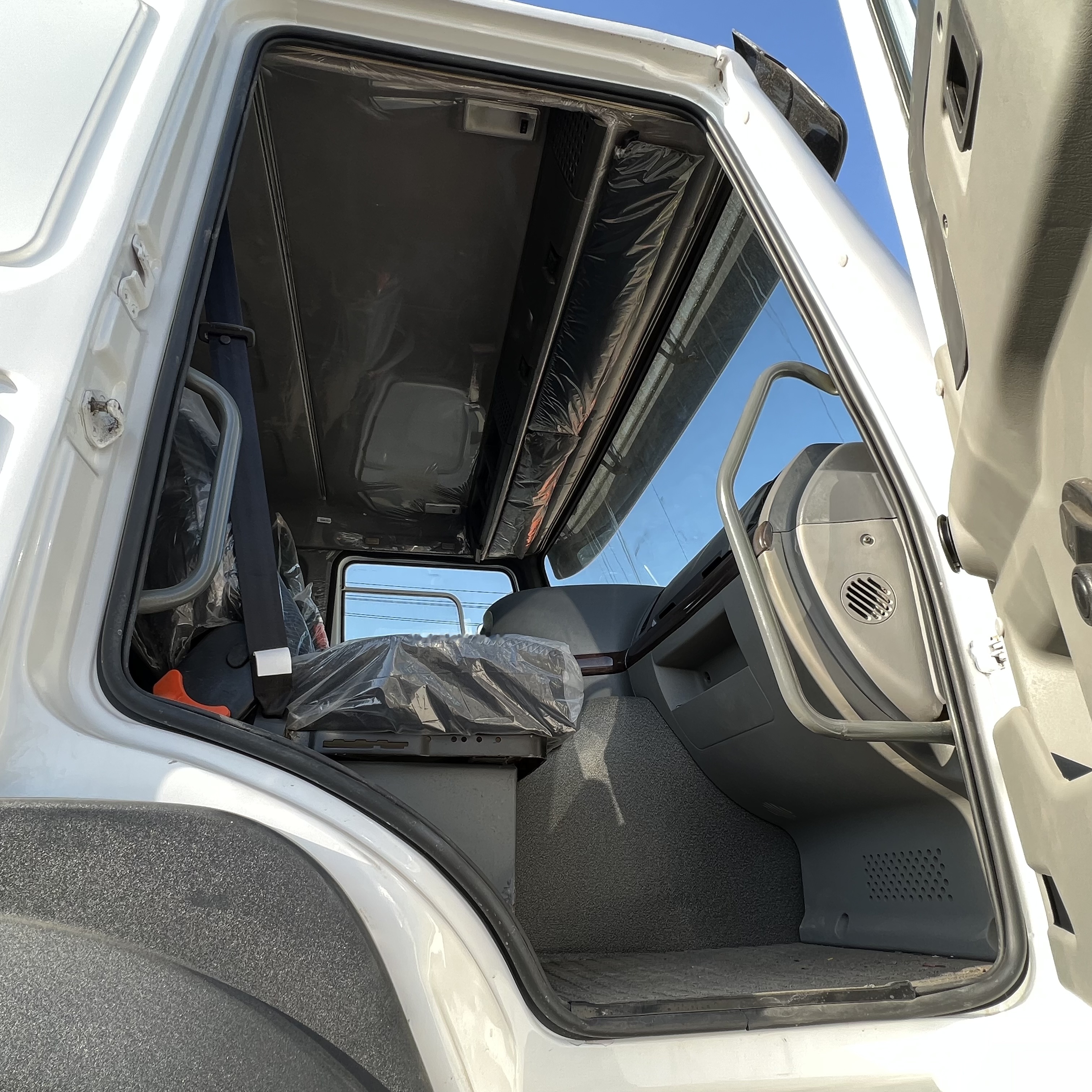 Sinotruk HOWO 371 6*4 Fence Truck - Бортова вантажівка/ Платформа: фото 3 Sinotruk HOWO 371 6*4 Fence Truck - Бортова вантажівка/ Платформа: фото 3