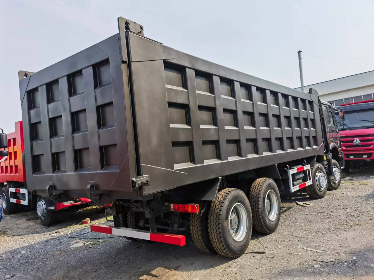 Sinotruk HOWO 371 8*4 Dump truck - Самоскид вантажівка: фото 5 Sinotruk HOWO 371 8*4 Dump truck - Самоскид вантажівка: фото 5