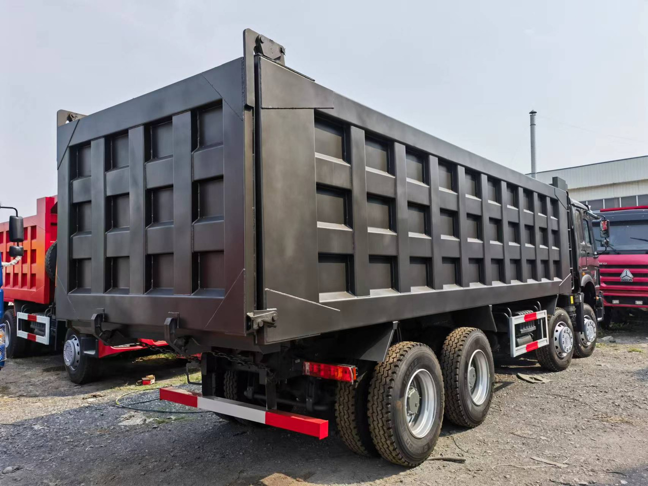 Sinotruk HOWO 371 8*4 Dump truck - Самоскид вантажівка: фото 2 Sinotruk HOWO 371 8*4 Dump truck - Самоскид вантажівка: фото 2