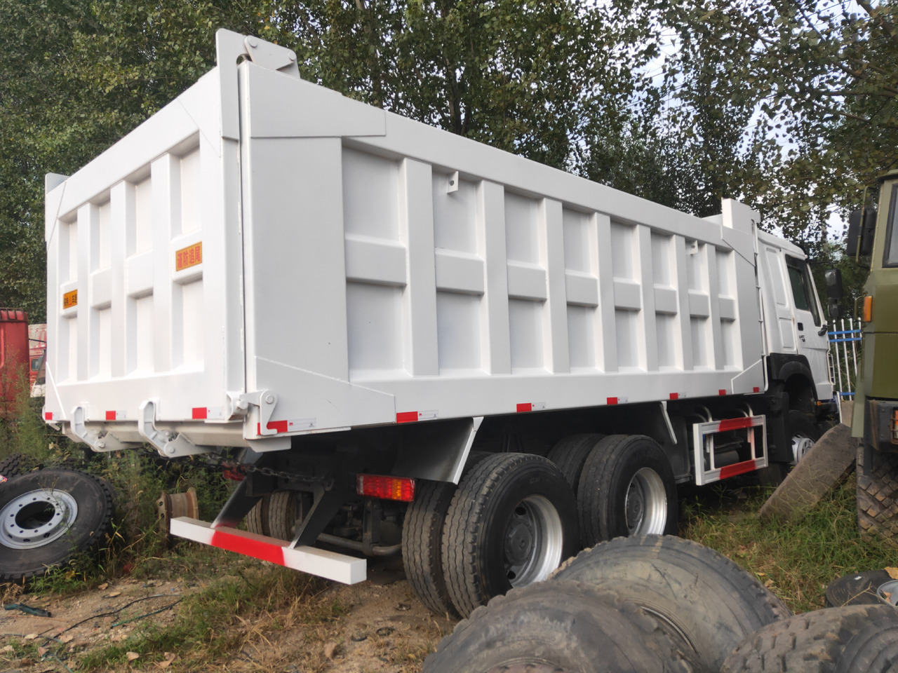 Самоскид вантажівка Sinotruk HOWO 6*4  Dump truck: фото 13