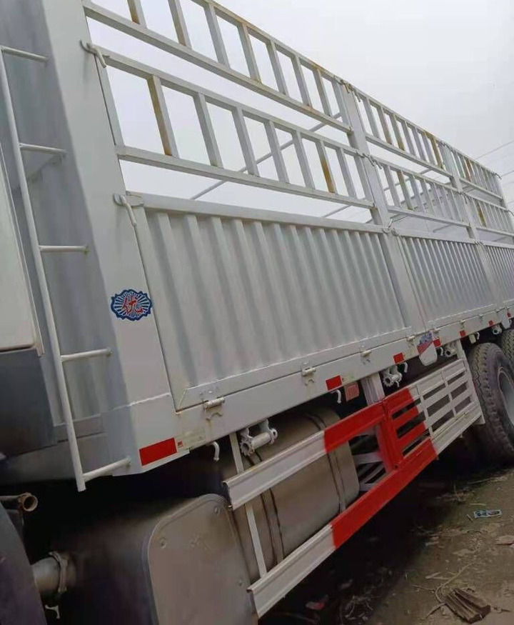 Sinotruk HOWO 6*4 - Бортова вантажівка/ Платформа: фото 2 Sinotruk HOWO 6*4 - Бортова вантажівка/ Платформа: фото 2