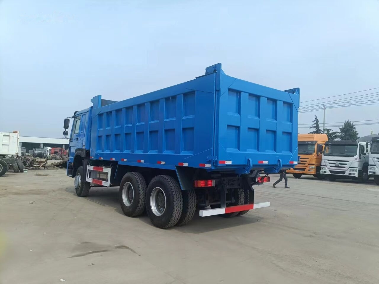 Sinotruk HOWO 6x4 - Самоскид вантажівка: фото 4 Sinotruk HOWO 6x4 - Самоскид вантажівка: фото 4