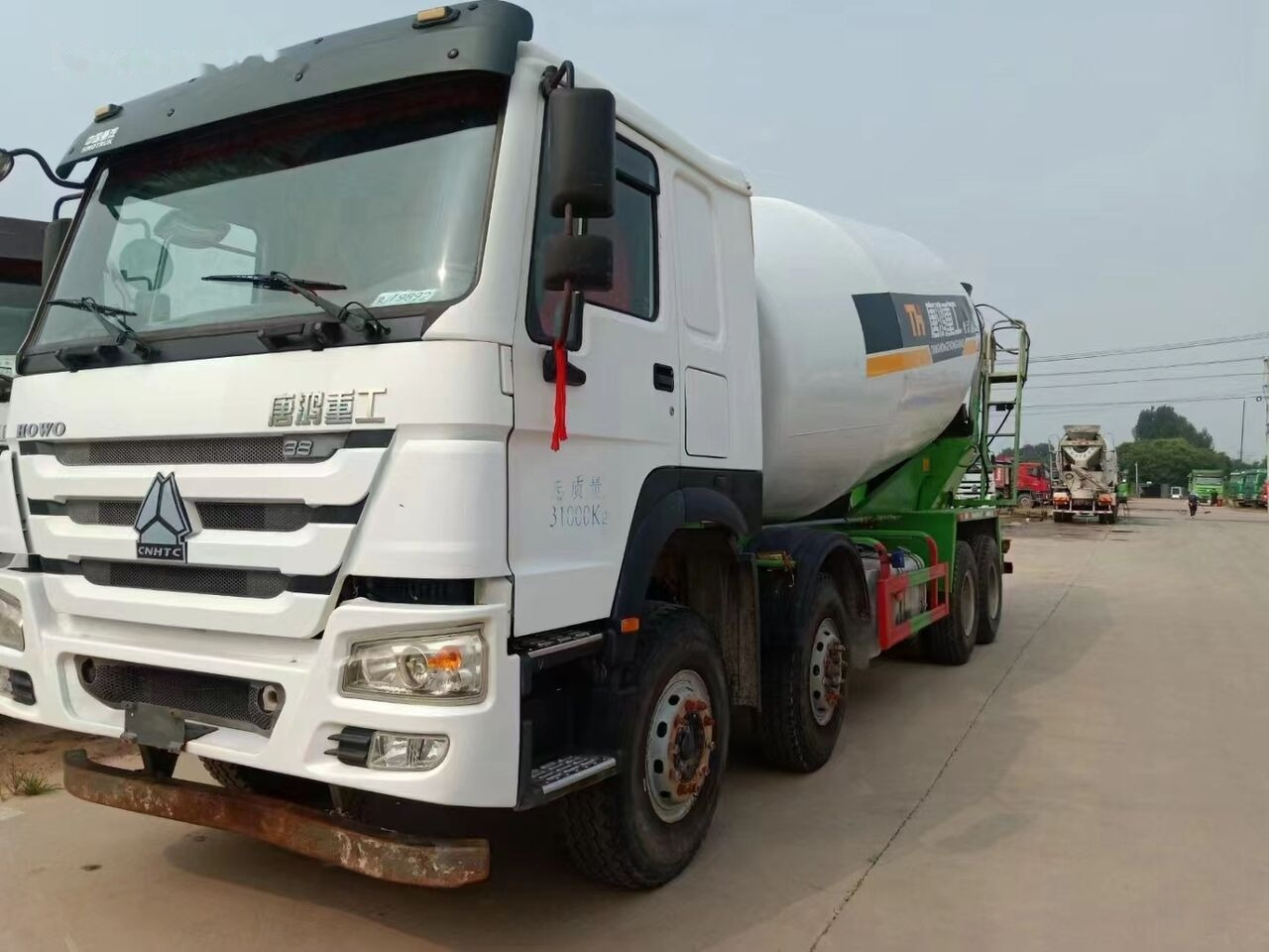 Sinotruk HOWO 8*4 Concrete mixer truck - Автобетонозмішувач: фото 1 Sinotruk HOWO 8*4 Concrete mixer truck - Автобетонозмішувач: фото 1
