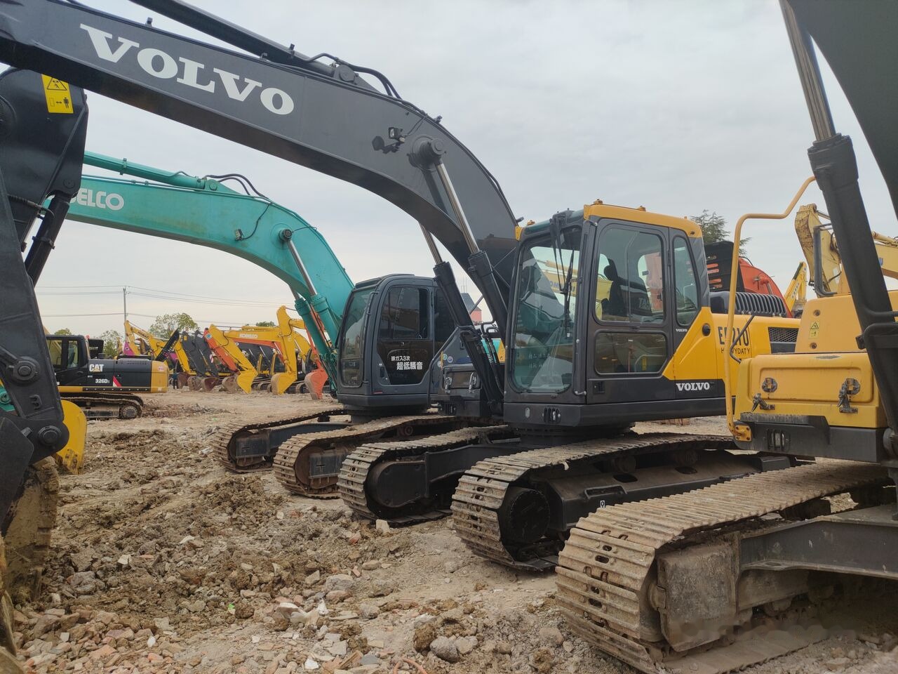 Volvo EC210B - Гусеничний екскаватор: фото 1 Volvo EC210B - Гусеничний екскаватор: фото 1