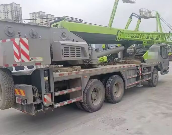 Zoomlion ZTC250-1 - Автокран: фото 3 Zoomlion ZTC250-1 - Автокран: фото 3