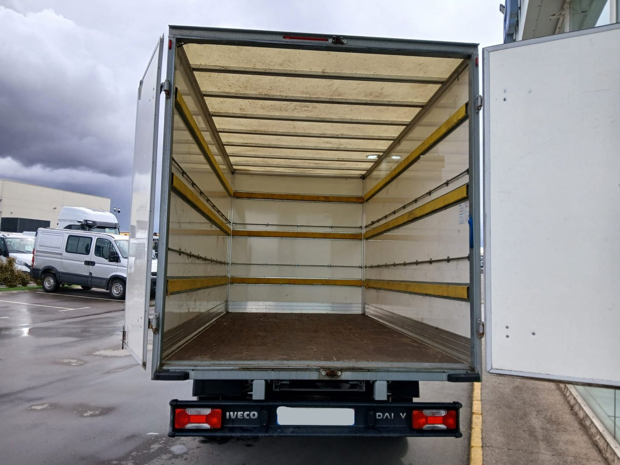 Caja cerrada IVECO 35C16 20m3 - Фургон з закритим кузовом: фото 5 Caja cerrada IVECO 35C16 20m3 - Фургон з закритим кузовом: фото 5