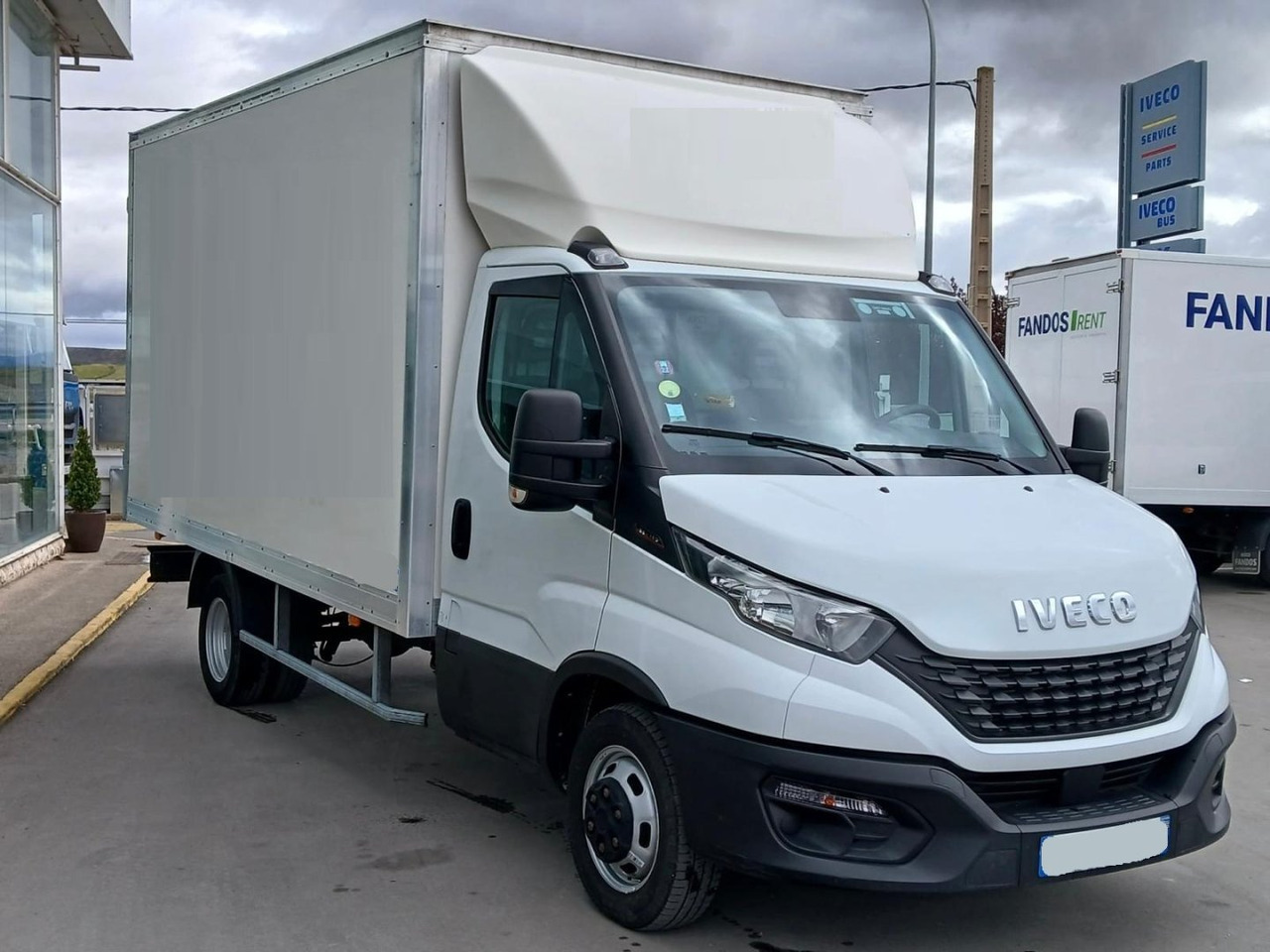 Caja cerrada IVECO 35C16 3.0 20m3 - Фургон з закритим кузовом: фото 3 Caja cerrada IVECO 35C16 3.0 20m3 - Фургон з закритим кузовом: фото 3