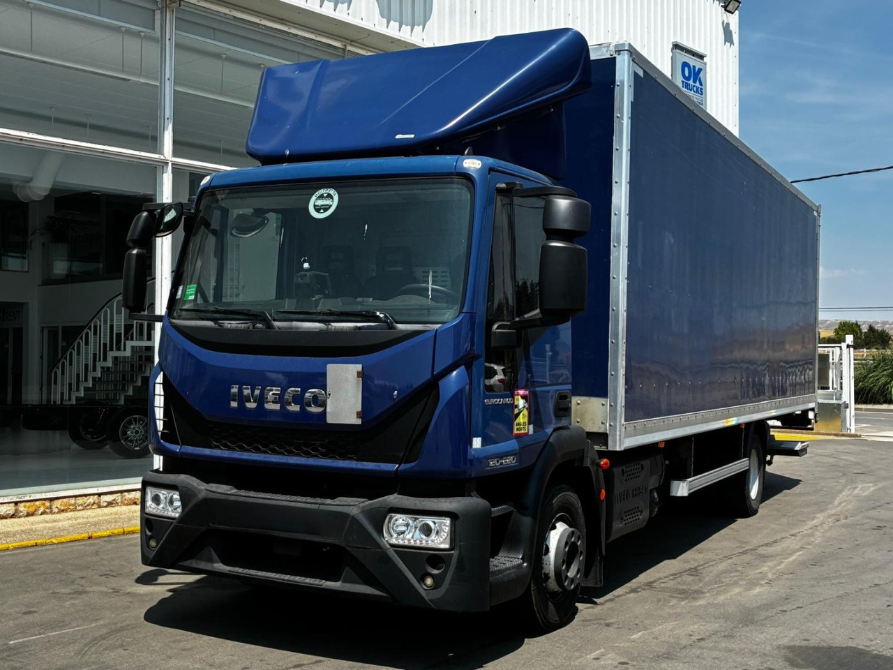Caja cerrada IVECO Eurocargo ML 120 E22 - Вантажівка з закритим кузовом: фото 1 Caja cerrada IVECO Eurocargo ML 120 E22 - Вантажівка з закритим кузовом: фото 1