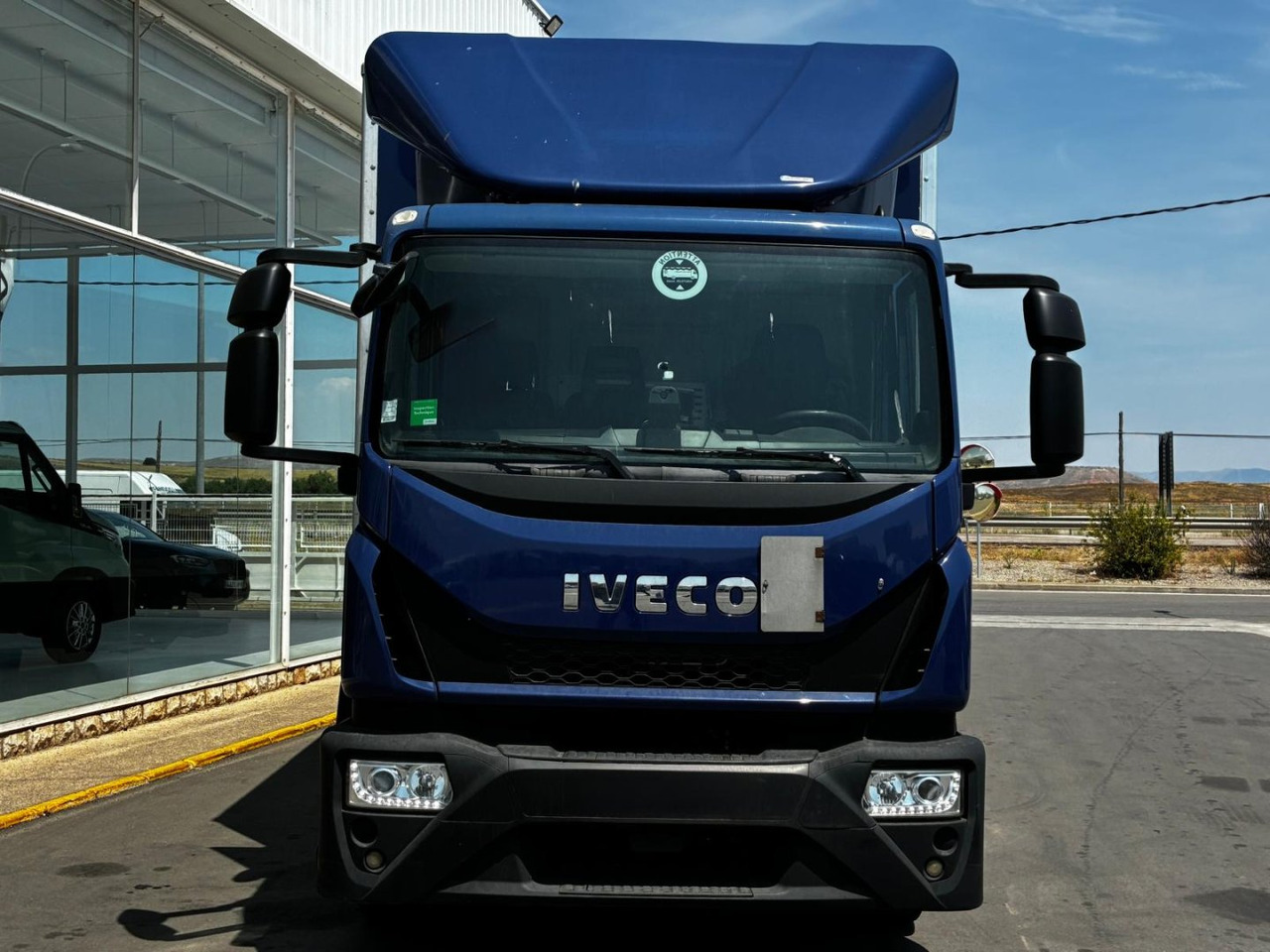 Caja cerrada IVECO Eurocargo ML 120 E22 - Вантажівка з закритим кузовом: фото 2 Caja cerrada IVECO Eurocargo ML 120 E22 - Вантажівка з закритим кузовом: фото 2