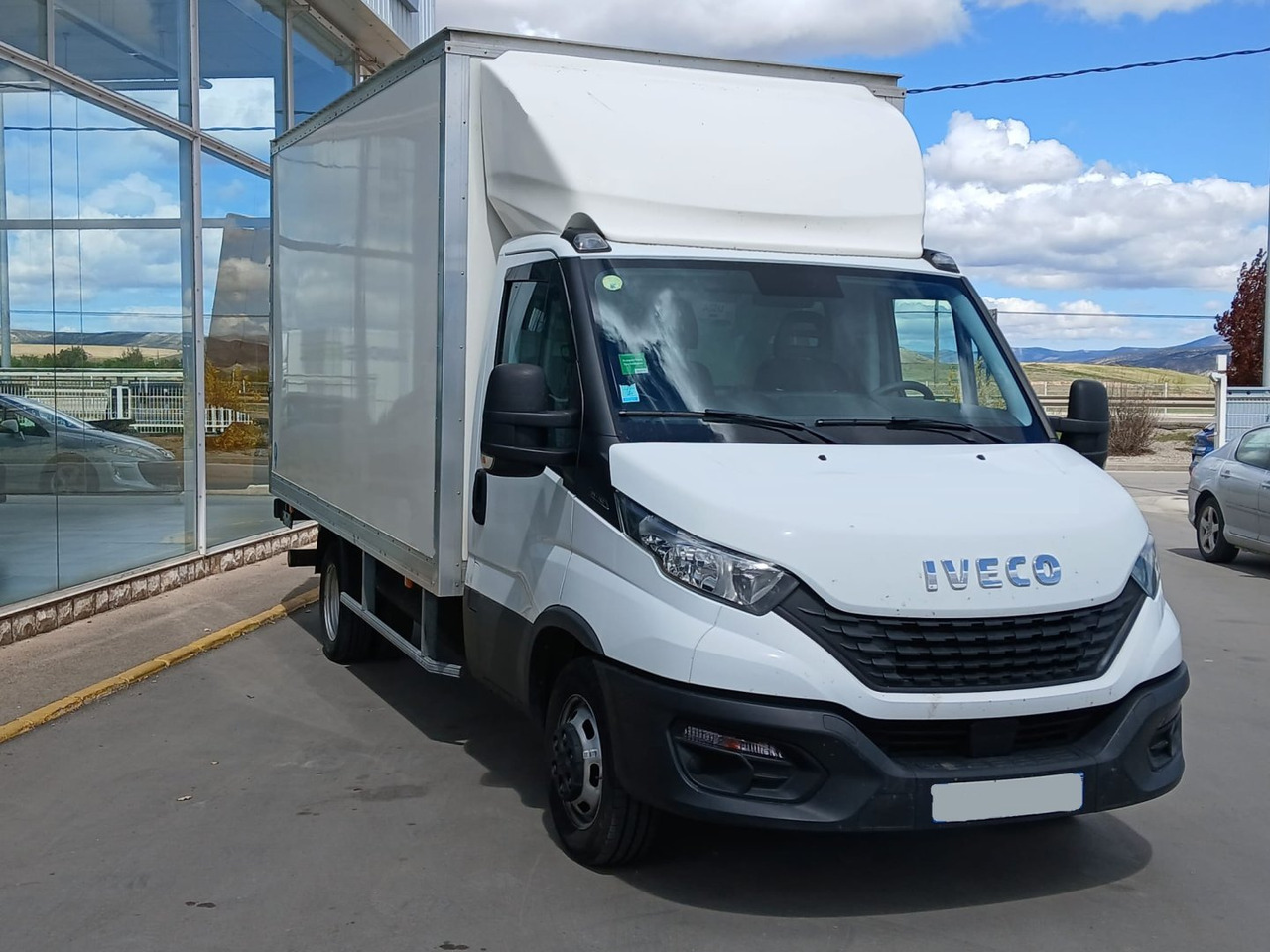 Caja cerrada con plataforma elevadora IVECO 35C16 20m3 - Фургон з закритим кузовом: фото 3 Caja cerrada con plataforma elevadora IVECO 35C16 20m3 - Фургон з закритим кузовом: фото 3
