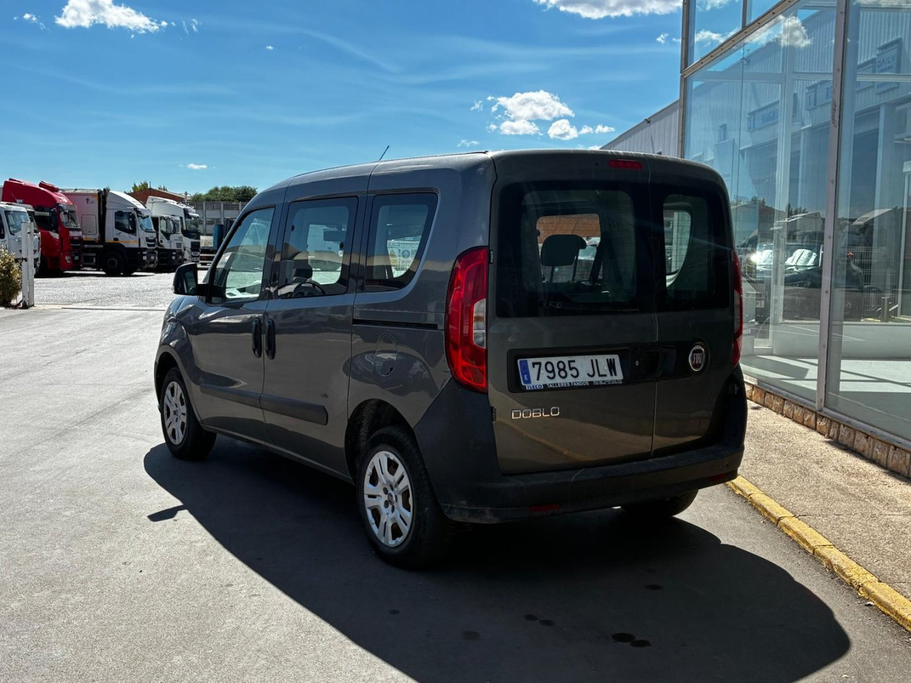Furgón Fiat Dobló 5 plazas - Суцільнометалевий фургон: фото 4 Furgón Fiat Dobló 5 plazas - Суцільнометалевий фургон: фото 4
