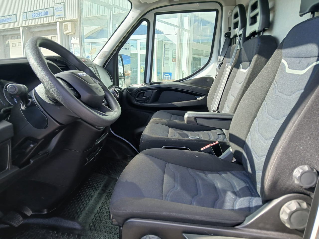 Furgón IVECO 35S14 12m3 - Суцільнометалевий фургон: фото 5 Furgón IVECO 35S14 12m3 - Суцільнометалевий фургон: фото 5