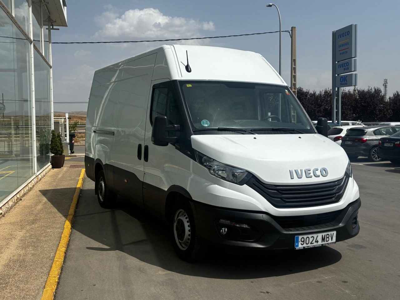 Furgón IVECO 35S14 V 12m3 - Суцільнометалевий фургон: фото 3 Furgón IVECO 35S14 V 12m3 - Суцільнометалевий фургон: фото 3