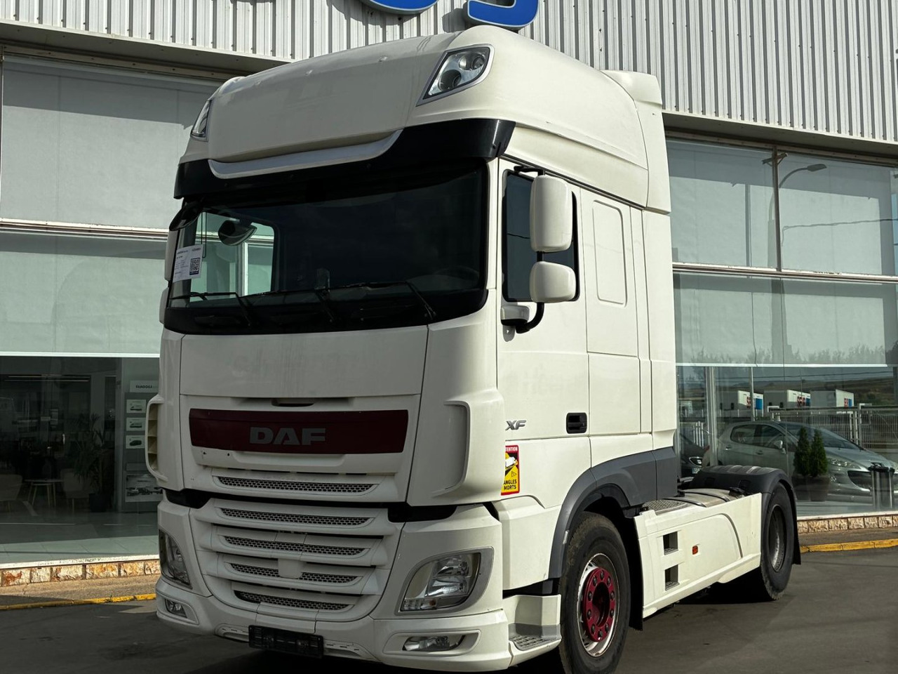 Cabeza Tractora DAF 480 SUPER SPACE CAB AUTOMATICA CON INTARDER - Тягач: фото 1 Cabeza Tractora DAF 480 SUPER SPACE CAB AUTOMATICA CON INTARDER - Тягач: фото 1