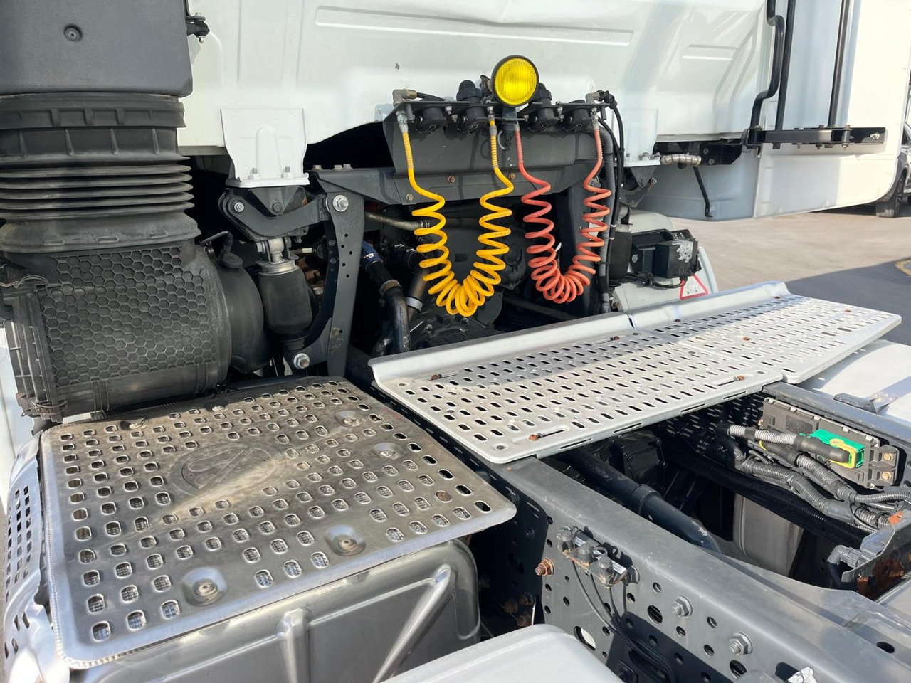 Cabeza Tractora IVECO 460 AUTOMATICO CON INTARDER - Тягач: фото 5 Cabeza Tractora IVECO 460 AUTOMATICO CON INTARDER - Тягач: фото 5
