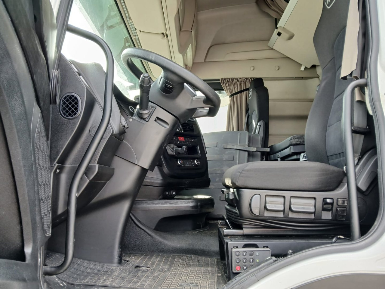 Cabeza Tractora IVECO 460 AUTOMATICO INTARDER ADR - Тягач: фото 5 Cabeza Tractora IVECO 460 AUTOMATICO INTARDER ADR - Тягач: фото 5