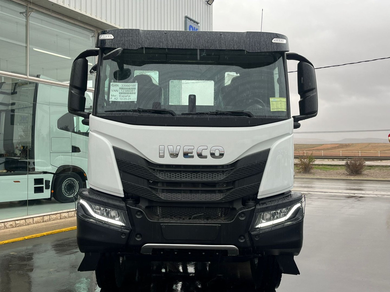 Volquete/Dumper IVECO T-WAY 510cv 8X4 - Вантажівка шасі: фото 2 Volquete/Dumper IVECO T-WAY 510cv 8X4 - Вантажівка шасі: фото 2