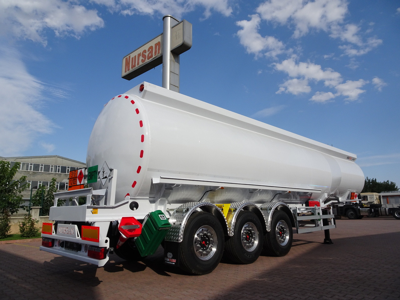 NURSAN Aluminium Tanker - Напівпричіп цистерна: фото 1 NURSAN Aluminium Tanker - Напівпричіп цистерна: фото 1