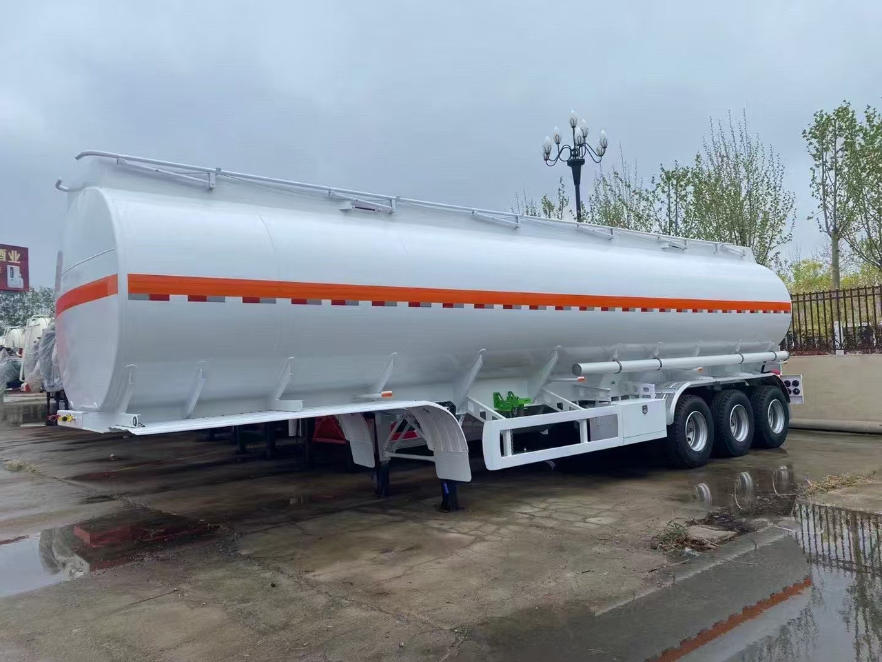 30,000–60,000 Liters Single or Multiple Compartments Customizable tank trailers available - Напівпричіп цистерна: фото 5 30,000–60,000 Liters Single or Multiple Compartments Customizable tank trailers available - Напівпричіп цистерна: фото 5