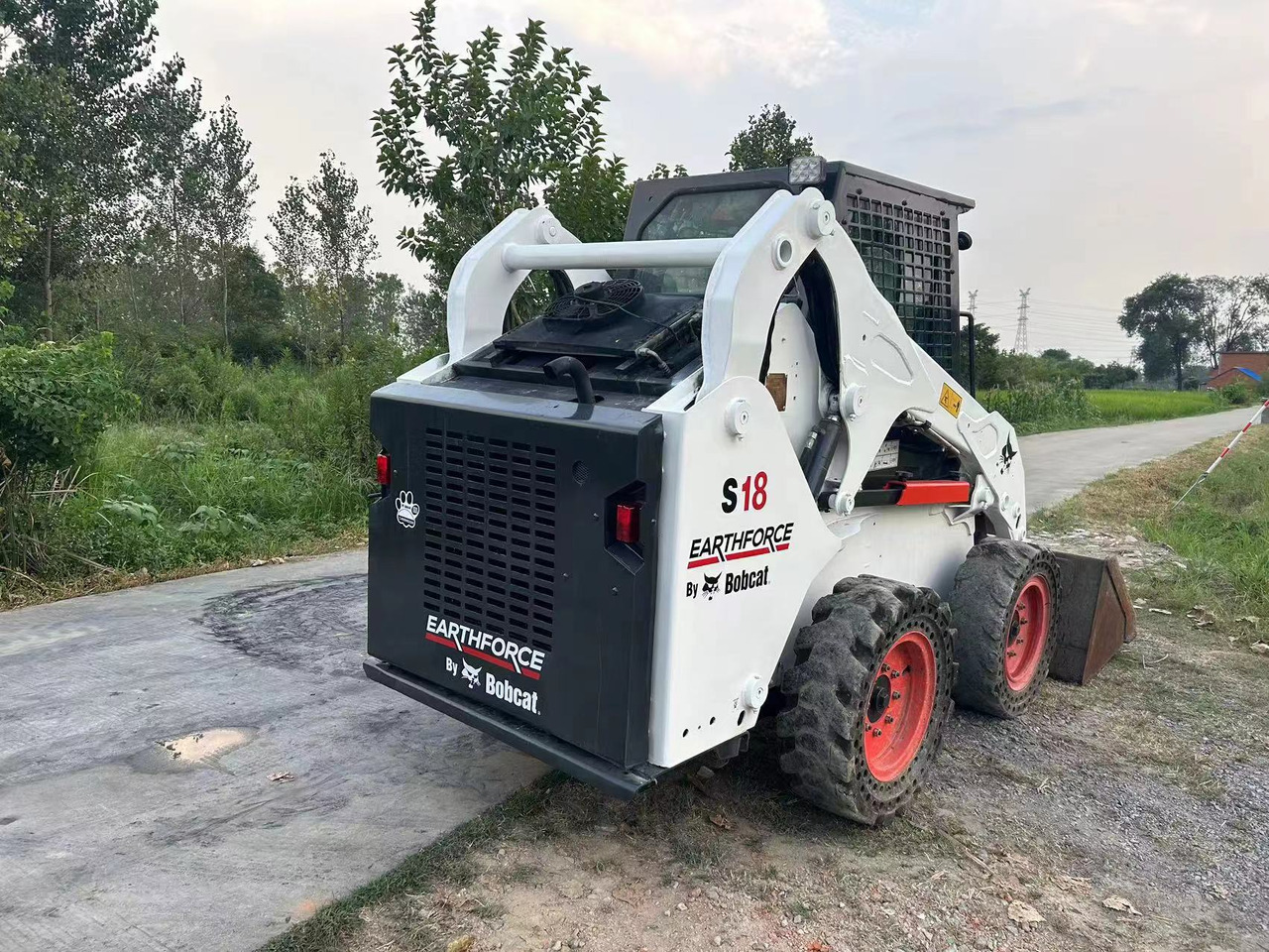 BOBCAT S18 S450 S550 T770 - Міні-навантажувач: фото 4 BOBCAT S18 S450 S550 T770 - Міні-навантажувач: фото 4