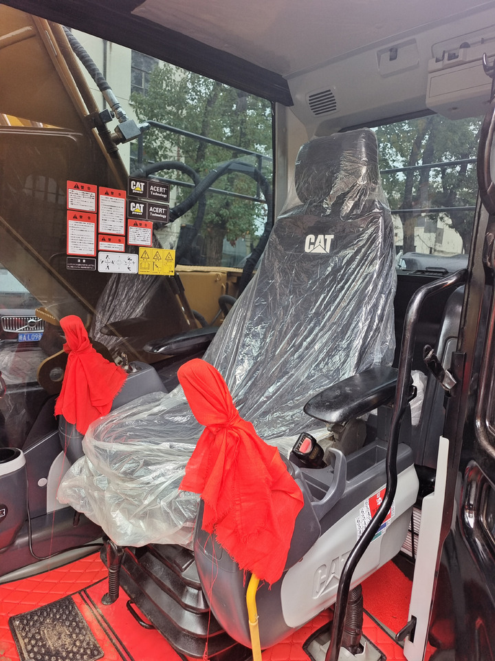 CAT 320D2L WITH 3 CAMERAS - Гусеничний екскаватор: фото 5 CAT 320D2L WITH 3 CAMERAS - Гусеничний екскаватор: фото 5