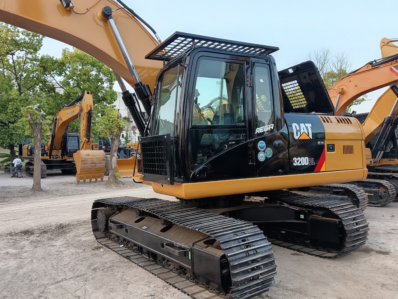 CATERPILLAR 320D2 L CAT 320D 2 L 330D 336D 320GC - Гусеничний екскаватор: фото 2 CATERPILLAR 320D2 L CAT 320D 2 L 330D 336D 320GC - Гусеничний екскаватор: фото 2