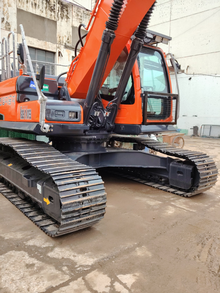 DOOSAN DX300 LC Durable 30-Ton Crawler Excavator - Гусеничний екскаватор: фото 4 DOOSAN DX300 LC Durable 30-Ton Crawler Excavator - Гусеничний екскаватор: фото 4