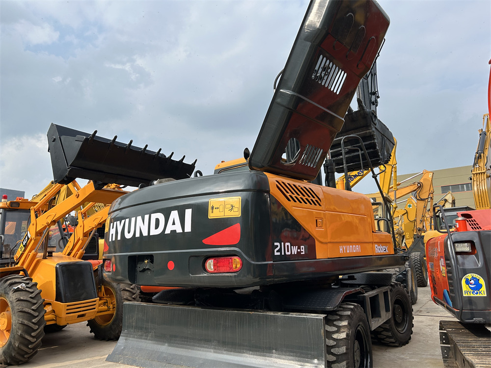 HYUNDAI 210W-9S ROBEX 210W - 9S 210W-9T - Колісний екскаватор: фото 2 HYUNDAI 210W-9S ROBEX 210W - 9S 210W-9T - Колісний екскаватор: фото 2