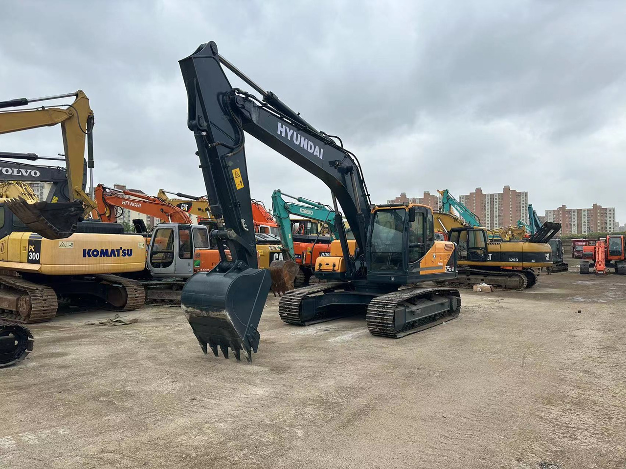 HYUNDAI 225LC-9T - Гусеничний екскаватор: фото 2 HYUNDAI 225LC-9T - Гусеничний екскаватор: фото 2