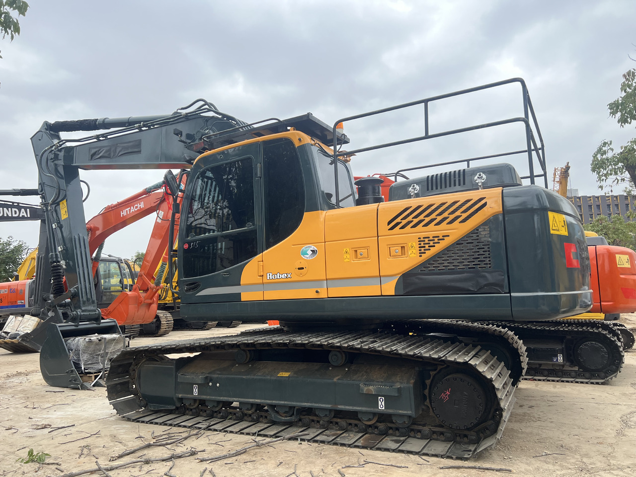 HYUNDAI HX220HD BROADEN TRACK SHOES - Гусеничний екскаватор: фото 1 HYUNDAI HX220HD BROADEN TRACK SHOES - Гусеничний екскаватор: фото 1