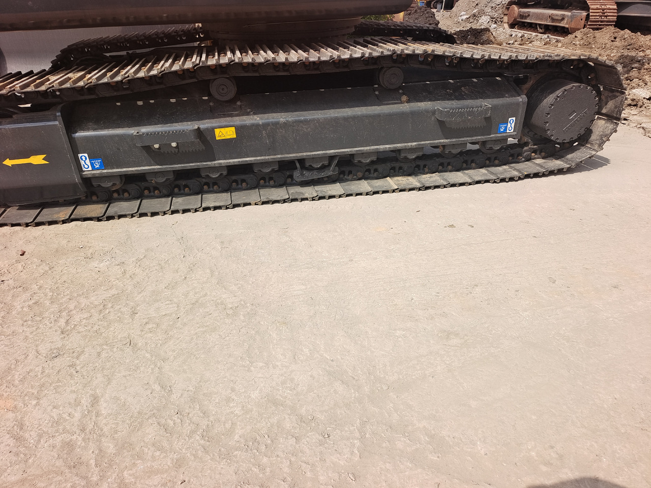 HYUNDAI HX220HD WITH 4 CAMERAS - Гусеничний екскаватор: фото 3 HYUNDAI HX220HD WITH 4 CAMERAS - Гусеничний екскаватор: фото 3