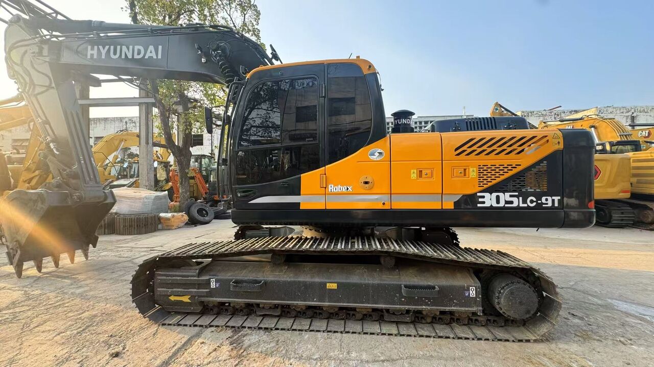 HYUNDAI R305 - Гусеничний екскаватор: фото 1 HYUNDAI R305 - Гусеничний екскаватор: фото 1