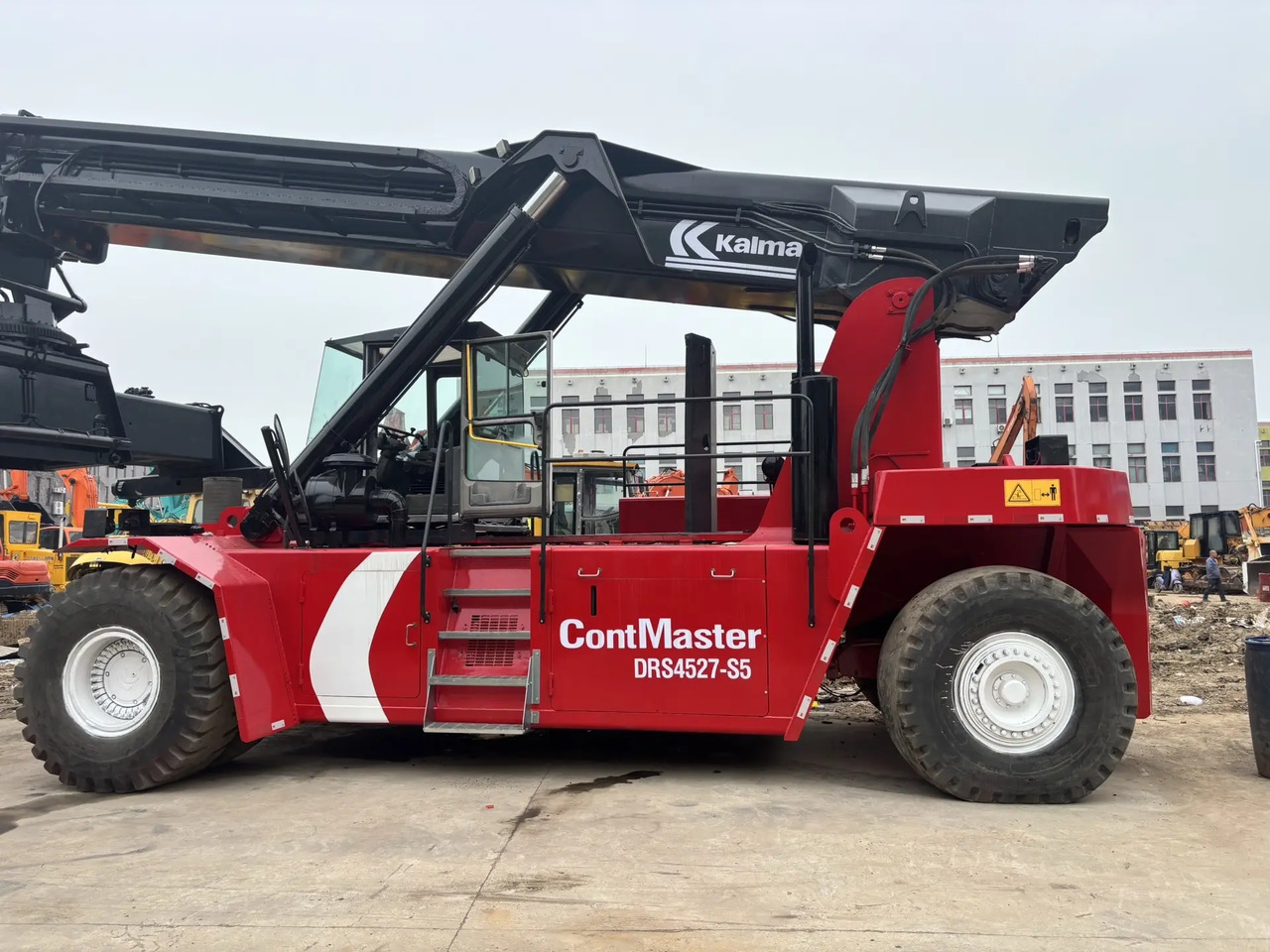 KALMAR DRS4527-S5 DRF450 DRD450 DRT450 - Навантажувач контейнерний: фото 4 KALMAR DRS4527-S5 DRF450 DRD450 DRT450 - Навантажувач контейнерний: фото 4