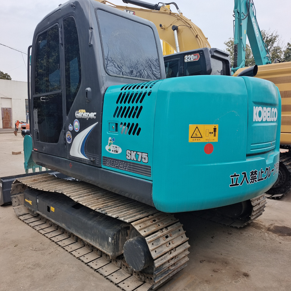 KOBELCO SK75 - Міні-екскаватор: фото 1 KOBELCO SK75 - Міні-екскаватор: фото 1