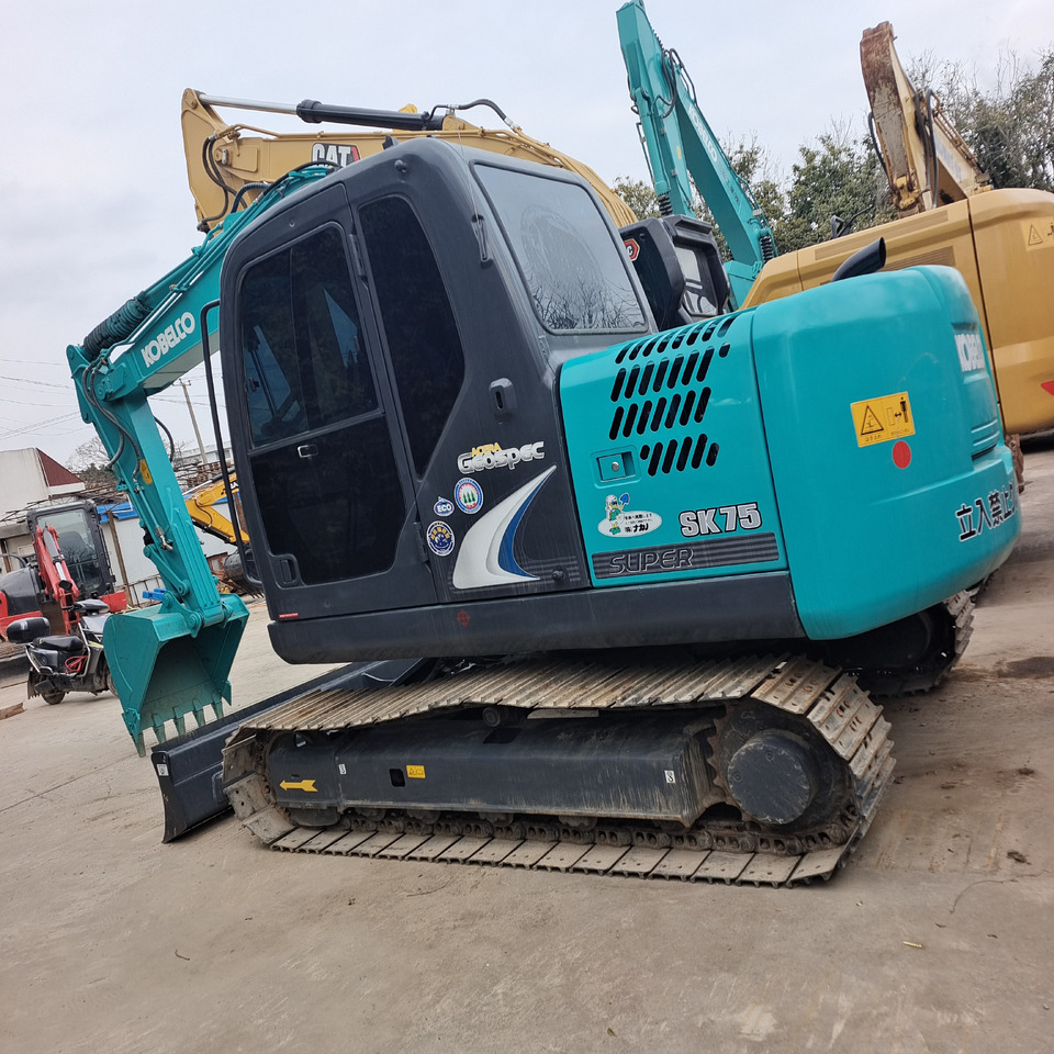 KOBELCO SK75 - Міні-екскаватор: фото 5 KOBELCO SK75 - Міні-екскаватор: фото 5